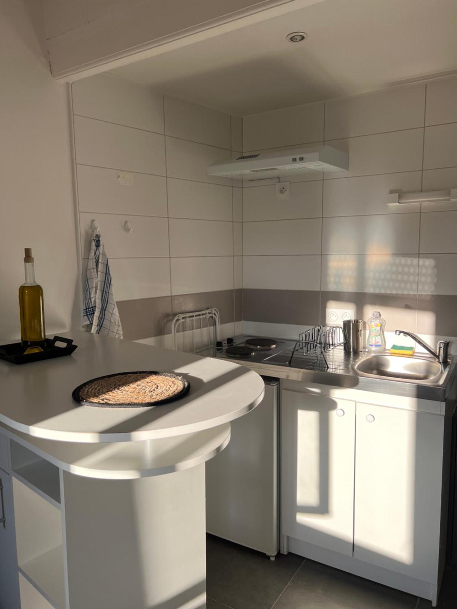 Cosy Studio Hyper Centre Avec Kitchenette & Climatisation Carpentras Kültér fotó